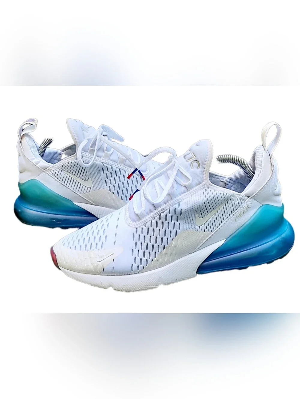 NIKE AIR MAX 270
